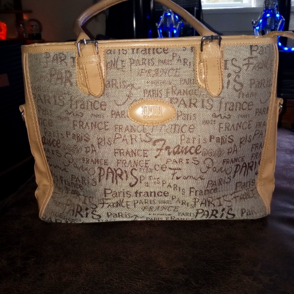Women's tote brand new no tags.. Paris